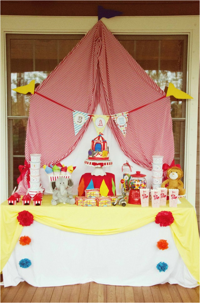 Circus Decorations for Birthday Party A Whimsical Circus First Birthday Party anders Ruff