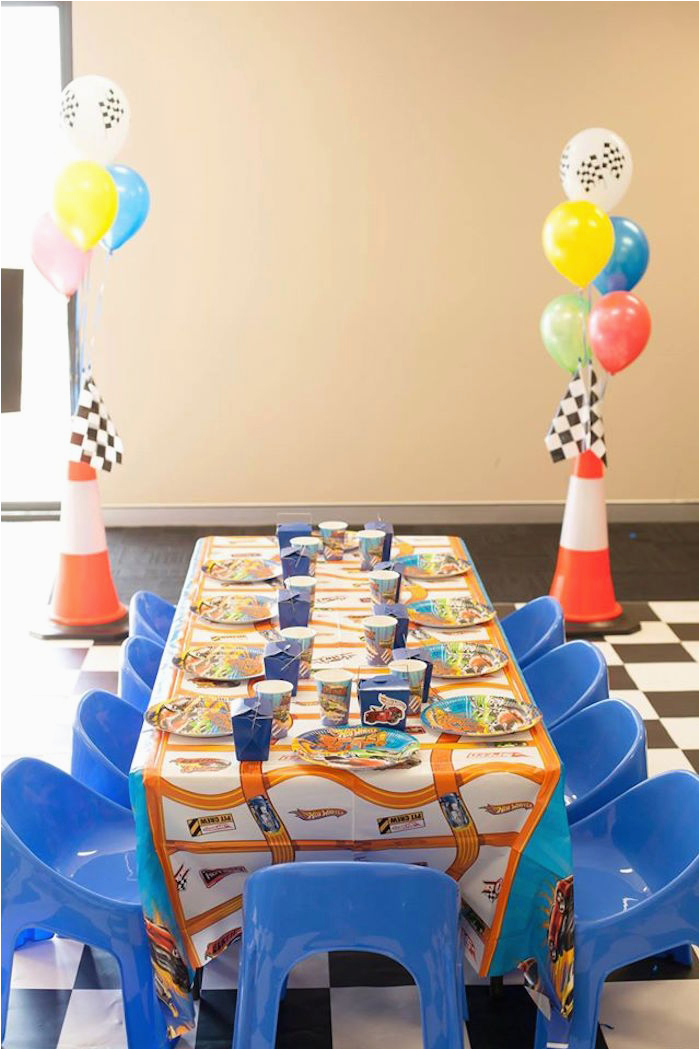 Hot Wheels Birthday Party Decorations Kara 39 S Party Ideas Hot Wheels Car Birthday Party Kara