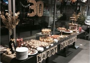 Birthday Decorations for Mens 30th Dessertbuffet Black Gold 30 Birthday Party Pinterest