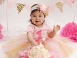 Cake Smash Ideas for 1st Birthday Girl Pink and Gold Cake Smash First Birthday Picture Idea