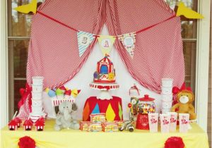 Circus themed Birthday Decorations A Whimsical Circus First Birthday Party anders Ruff