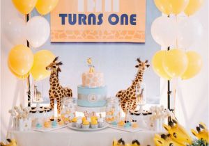 Giraffe Birthday Decorations Giraffe theme Birthday Quot Giraffe 1st Birthday Party