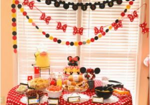 How to Decorate for A Minnie Mouse Birthday Party Minnie Mouse Birthday Party events to Celebrate