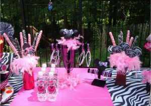 How to Decorate Minnie Mouse Birthday Party Minnie Mouse Birthday Party Decorations