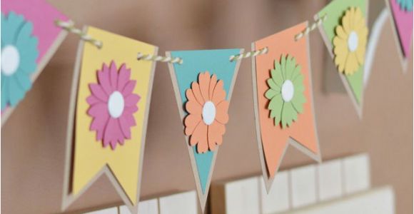 How to Make A Happy Birthday Banner Out Of Construction Paper 15 Fun Paper Garlands You Can Diy