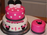 Minnie Mouse 1st Birthday Cake Decorations Minnie Mouse 1st Birthday Cake Cakecentral Com