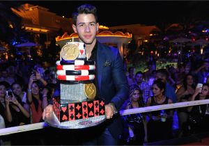 Nick Jonas Birthday Card why Gigi Hadid Got Mcdonald 39 S Gift Cards for Bday From Bf