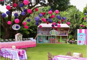 Party Ideas for 6 Year Old Birthday Girl A Dollhouse themed Party Garden Set Up A Dollhouse