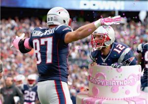 Tom Brady Birthday Card Rob Gronkowski Got A tom Brady Cake Birthday Message From